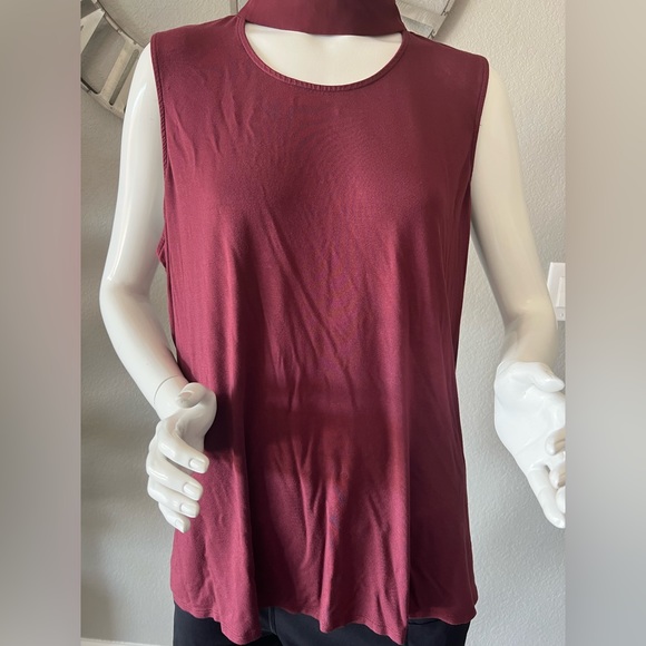 Lisa Rinna Collection Tops - Lisa Rinna Collection Keyhole Top with Stretch Woven Neckband